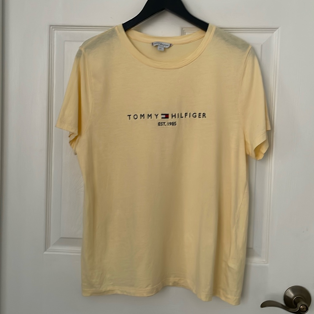 Tommy Hilfiger Women’s Butter Yellow Cotton Tshirt